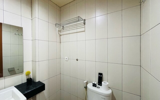 Deluxe Studio Room At Dago Suites Apartment