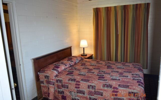 Stanlunds Inn And Suites