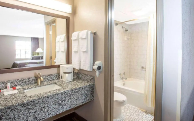 Super 8 Springdale AR