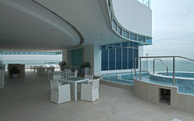 08A Stunning Rooftop Pool 360 Views of Sea & Canal