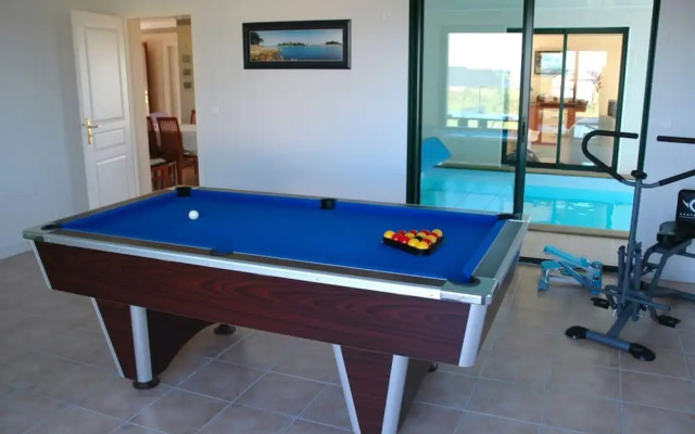 Scenic Villa in Moelan sur mer With Sauna