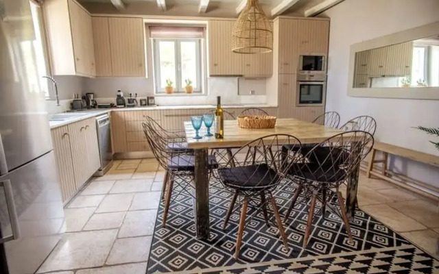 Luxury Villa Delphinus - Allparos Villas