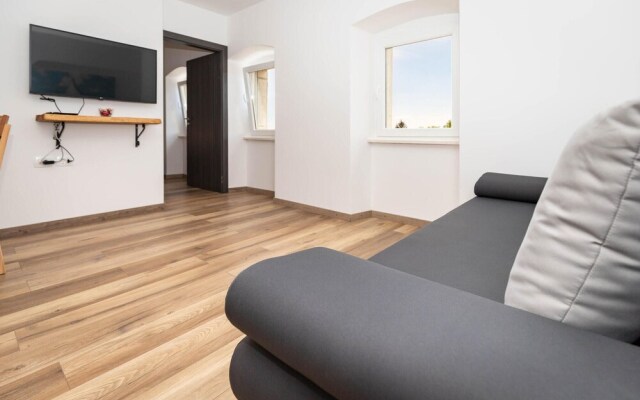 Nice Apartment in Veprinac With Wifi and 2 Bedrooms