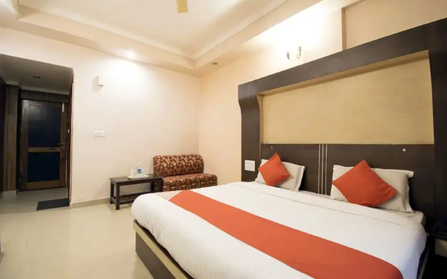 OYO 17109 Hotel Vipul Palace