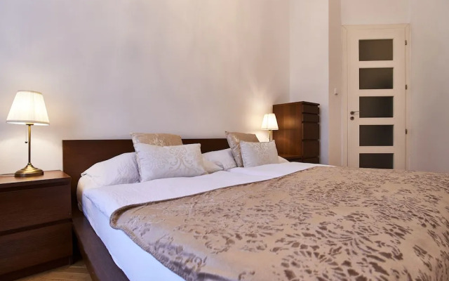 Old Town Square Royal Apartment