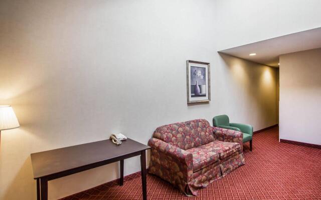 Rodeway Inn & Suites