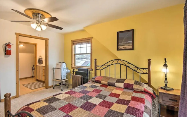Inviting Townhome: 30 Mi to Yellowstone NP!