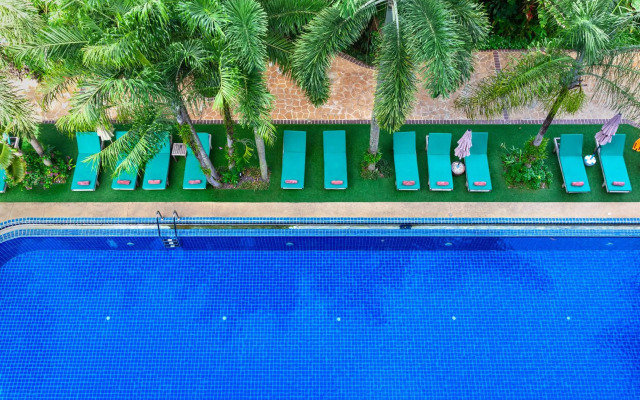 Thanthip Beach Resort
