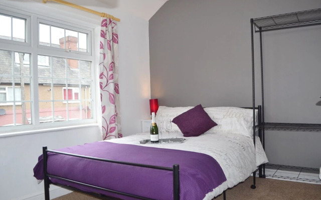 No 40, 5 beds, sleeps 7