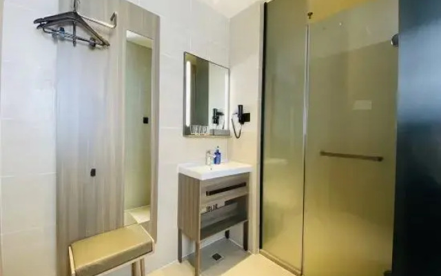 HanTing Hotel (Linyi Hedong Airport)