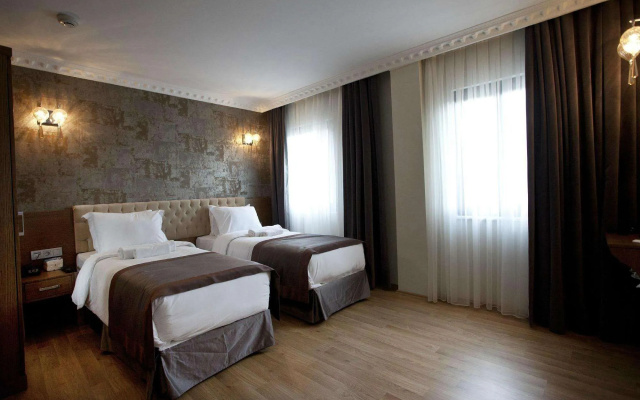 Pera Line Hotel
