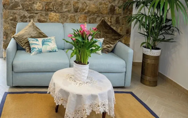 YourHome - Aury House
