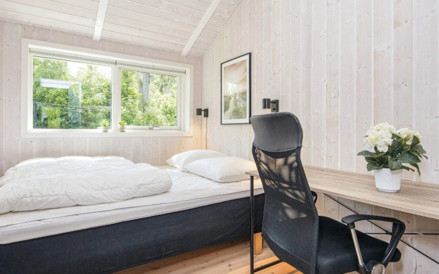 6 Person Holiday Home in Juelsminde