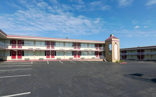 Travelodge by Wyndham Lynchburg