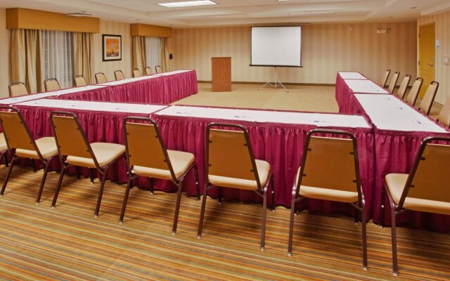 Holiday Inn Express & Suites Willows by IHG