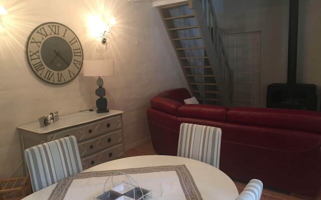 Stunning villa with private swimming pool and large garden