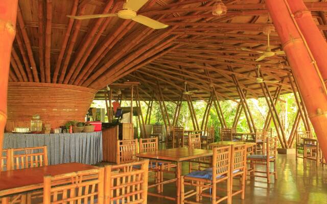 Hanchey Bamboo Resort