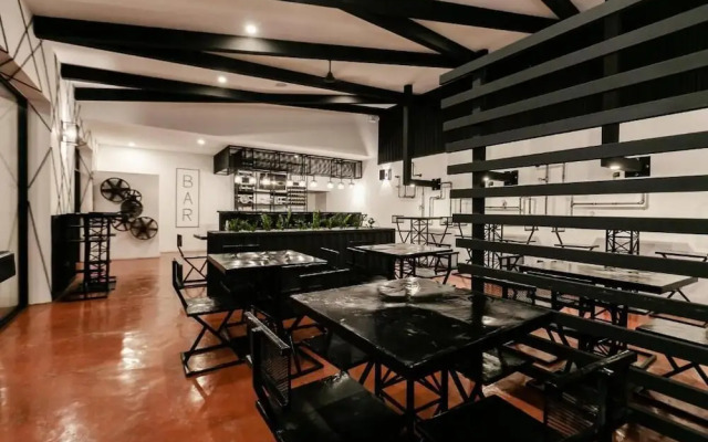 D la Torre Hotel