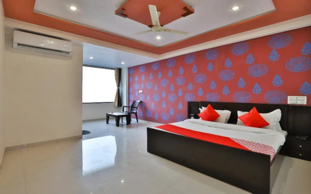 Maahi Palace By OYO Rooms