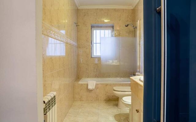 Modern 3bed Apt Next to Madrid Airport, Near Metro