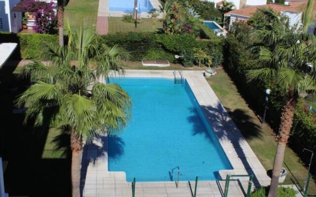 2056 - Apt with terrace sea view