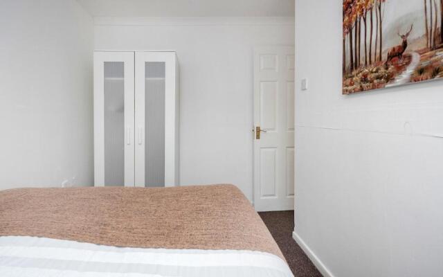 Tms Lovely 3 Bed House-tilbury-free Parking