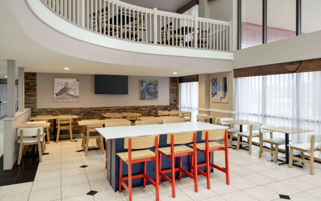 AmericInn by Wyndham Grand Rapids Airport North