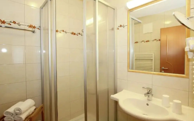 Luxurious Apartment in Kaltenbach With Saana