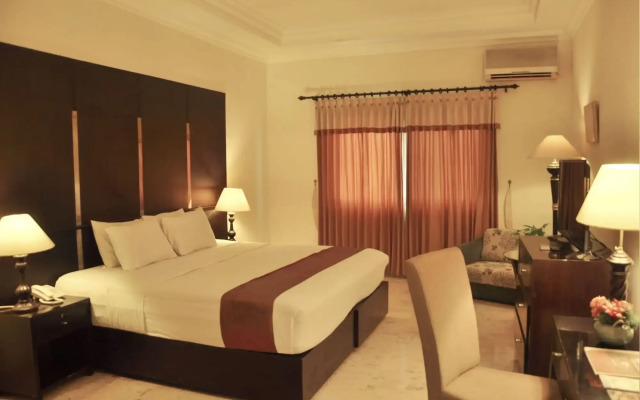 Royal Hotel and Convention Tretes