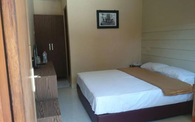 RedDoorz Plus @ Jalan Damai 2