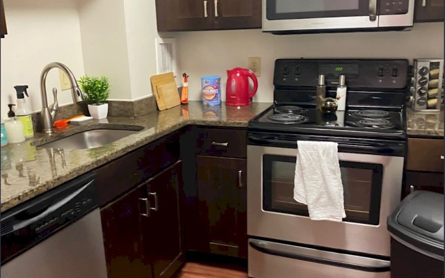 Upscale Apt with everything you need!