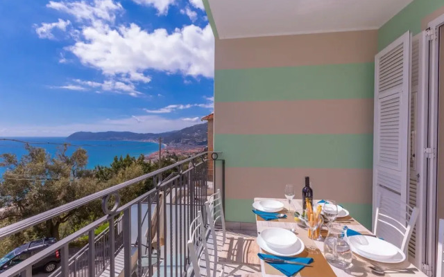 Serena 1 in Alassio With 2 Bedrooms and 2 Bathrooms