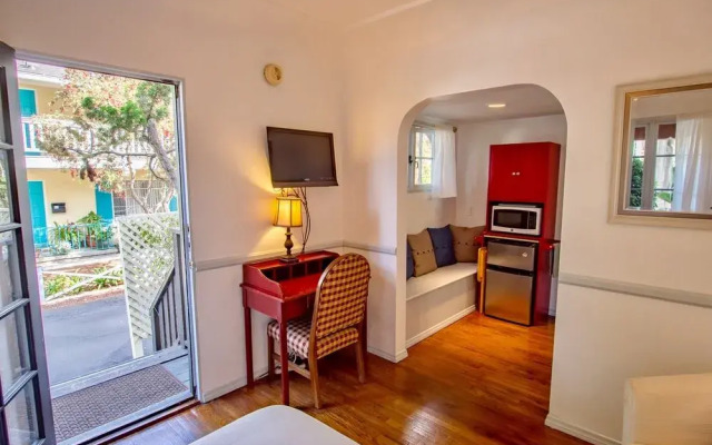 Old Yacht Club Inn Vacation Rentals