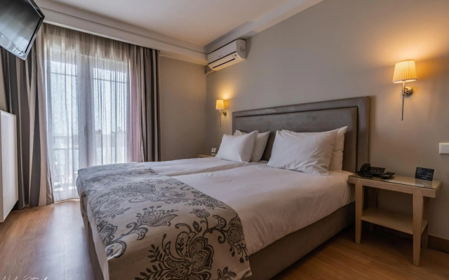 Avra Hotel