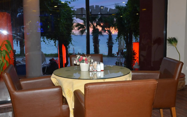 Sunday Beach Hotel