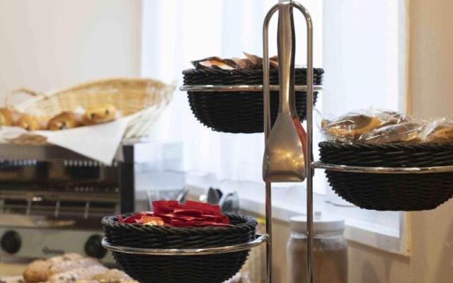 Wink Hotel Juvisy