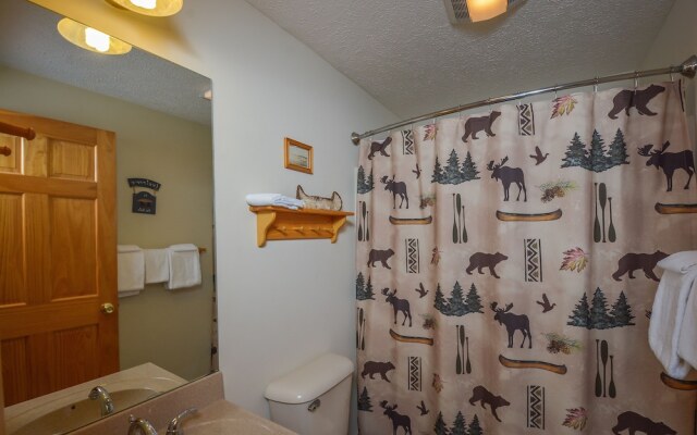 Lucky Bear Lodge 5 Bedroom House