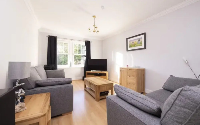 Modern Flat with Free Parking