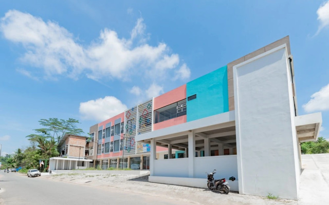 Sans Hotel Berau Square