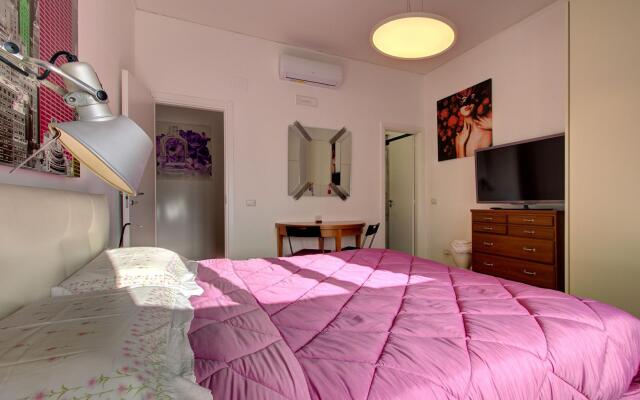 VOMERO-ROSSINI restored, 4 pax, 2 bath, wifi, aircond