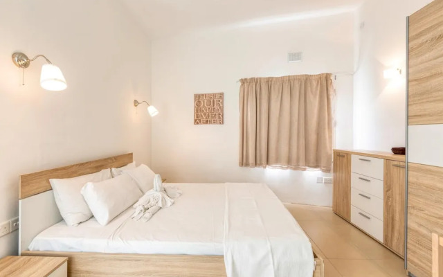 Ta'patee Pool Farmhouse in Gozo