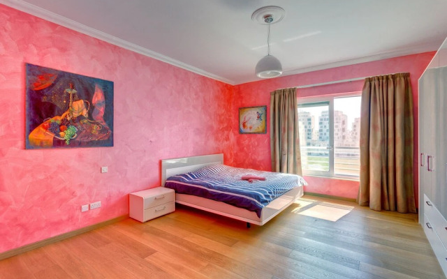 Seafront Apartment in Sliema With Pool, Upmarket Complex