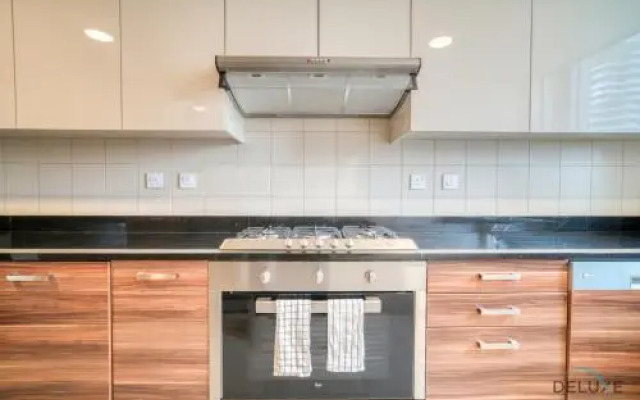 KeyHost - Sparkle Tower 1BR Dubai Marina - K2630