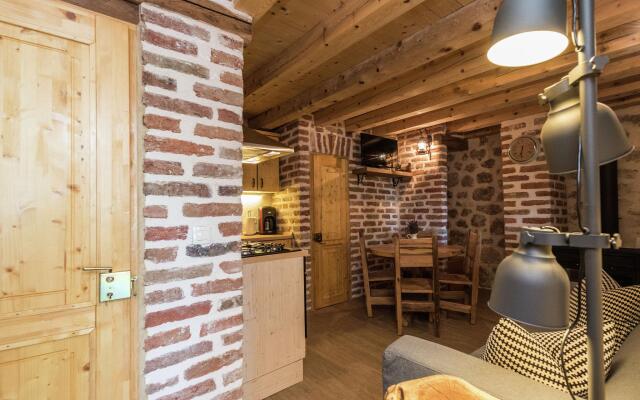 Cozy Holiday Home With Garden in Starigrad
