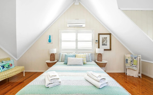 Mermaid Cottage at Hyams Beach 4pm Check Out Sundays – Guest Rooms – Hyams Beach