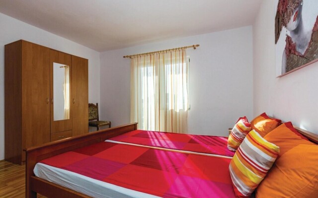 Amazing Home in Novi Vinodolski With Wifi and 5 Bedrooms