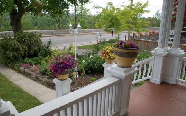 Accommodations Niagara Bed and Breakfast