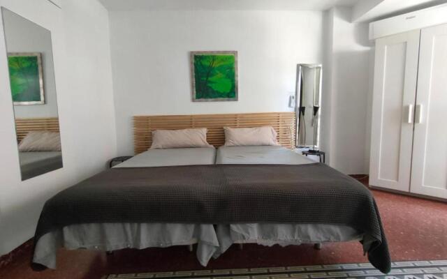 Flat2 studio 150m from the beach with pool