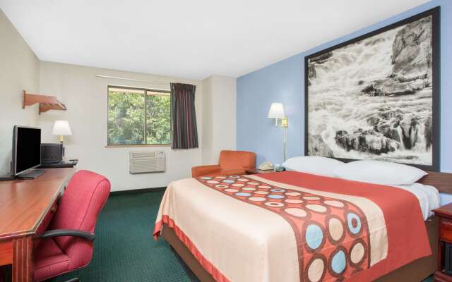 Super 8 by Wyndham Warner Robins