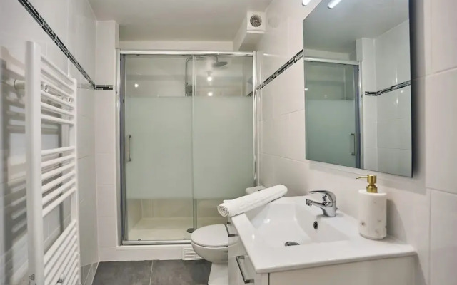 Superb Apartment in the Center of Paris by Stusioprestige